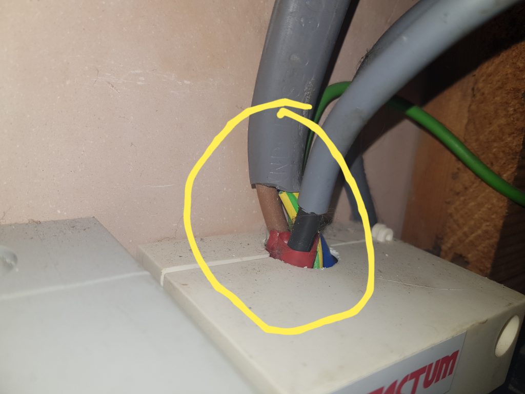 Unsheathed Basic Insulation Visible Outside Enclosure Unsheathed Basic Insulation Visible Outside Enclosure