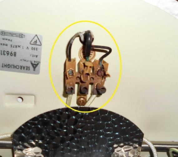 thermal-heat-damage-cable-insulation-light-fitting-wires Thermal Damage To Cable Insulation